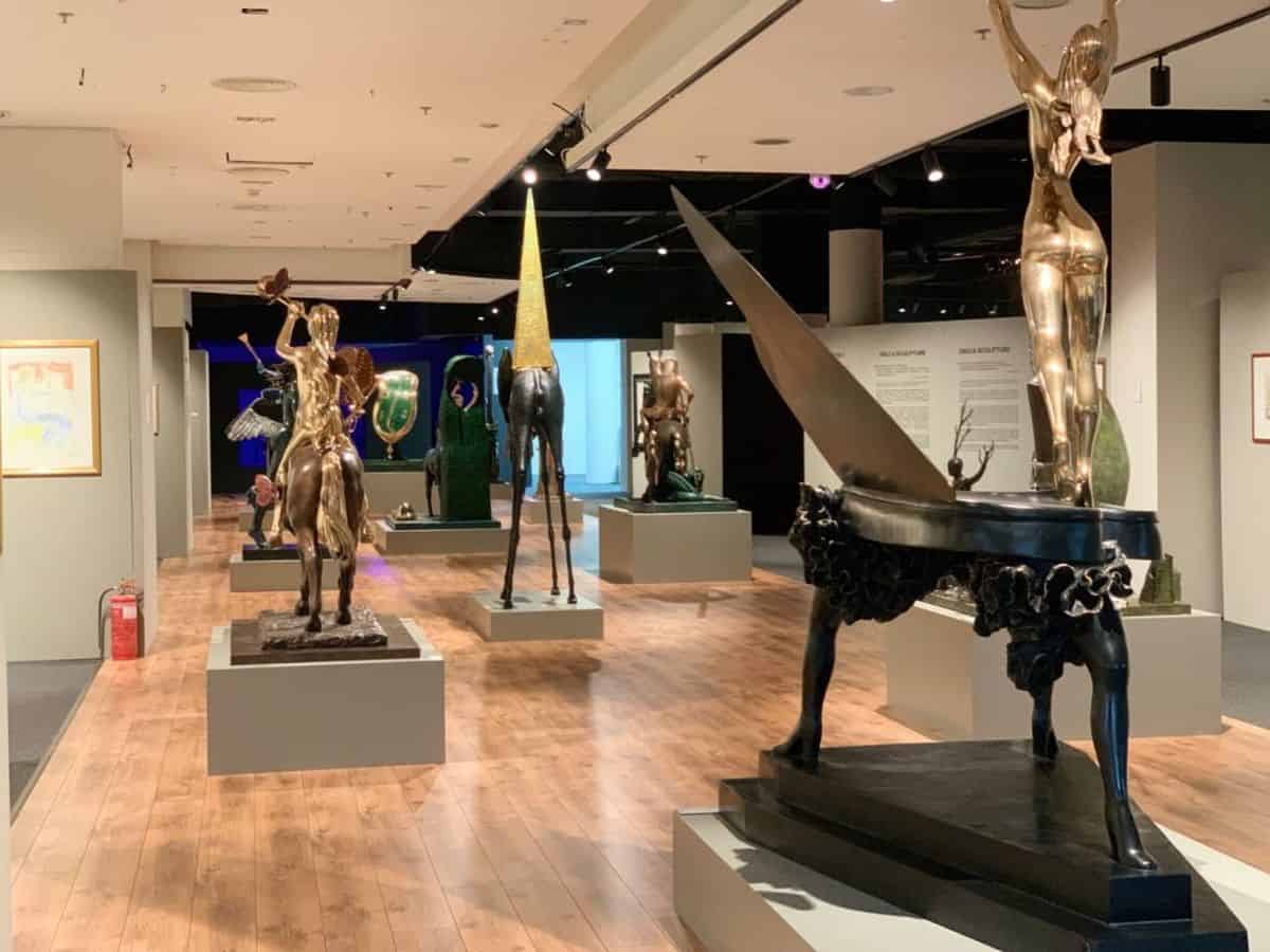 Premieră în România. Cea mai mare expoziție dedicată lui Salvador Dalí, la ARCUB