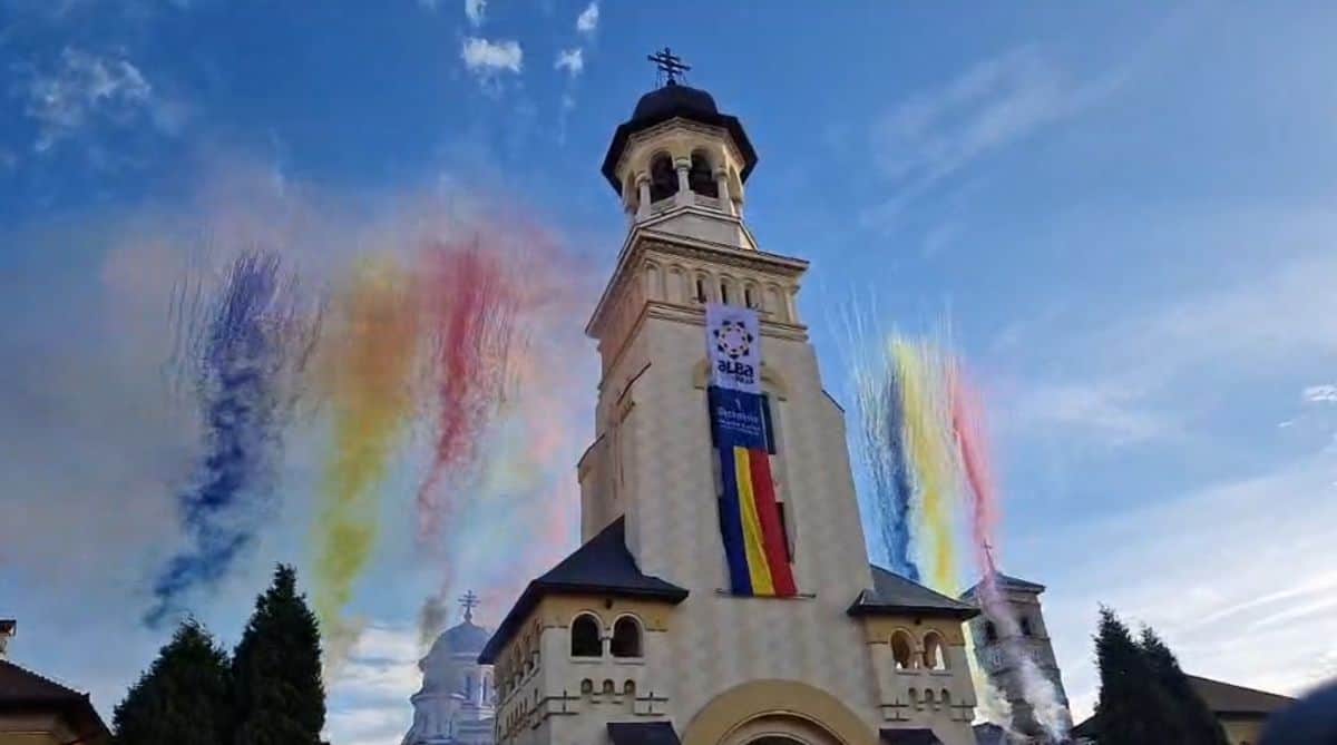 VIDEO Un spectaculos foc de artificii în culorile tricolorului, la Alba Iulia