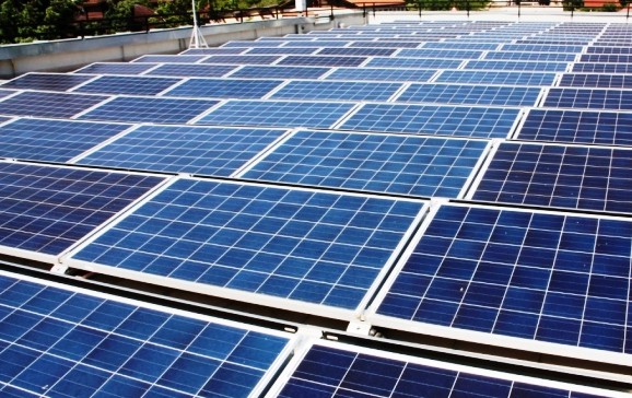 Oradea își propune să vândă energie verde, obținută din 15.000 de panouri fotovoltaice