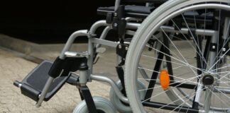 Primăria Stâlpeni nu are toți banii pentru indemnizațiile persoanelor cu handicap și asistenților personali