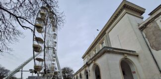 45 de persoane, dintre care 29 de copii, au rămas blocați în roata panoramică la Târgul de Crăciun din Constanța