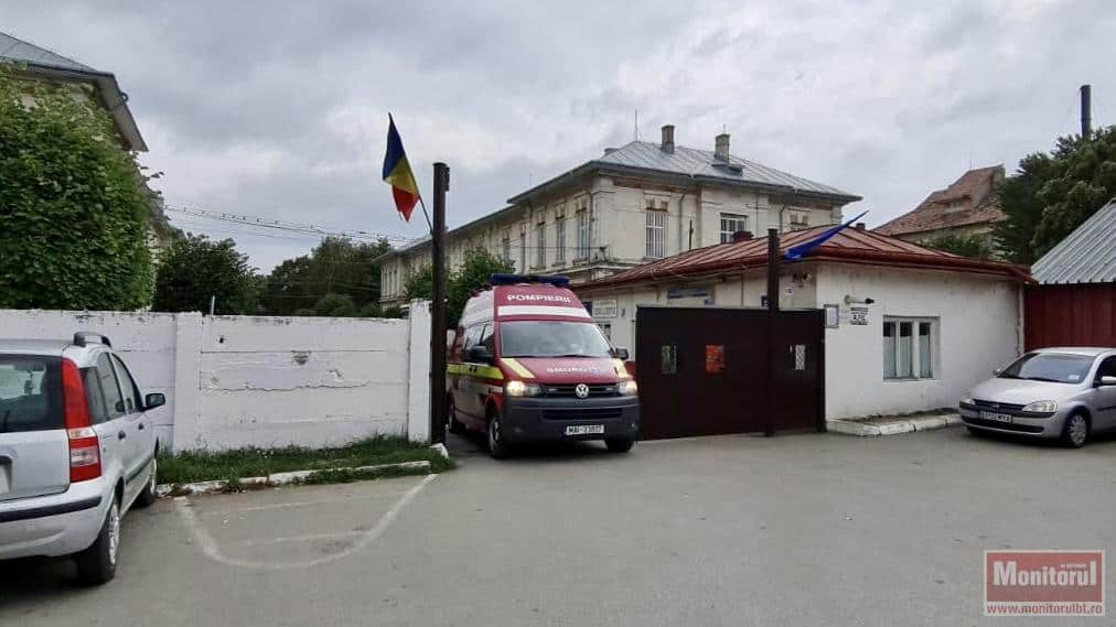 Pacient snopit în bătaie în spital - conducerea ar fi mințit aparținătorii că pacientul ar fi căzut în baie