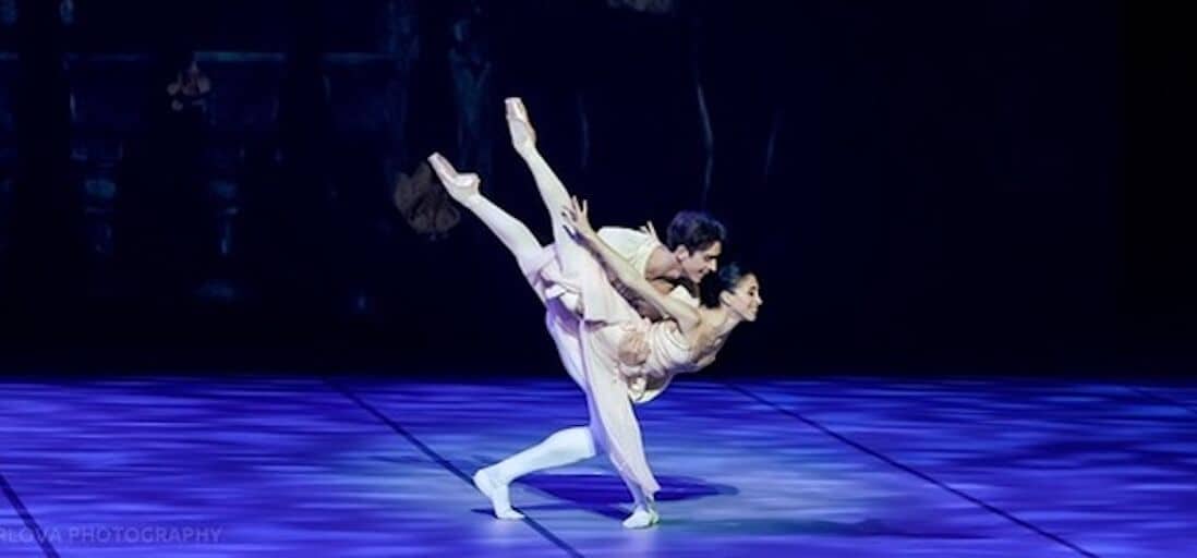 Două staruri de la The Royal Ballet vin la Gala Internațională „Once Upon a Winter’s Dream”. Reece Clarke și Yasmine Naghdi vor dansa pe scena TNB