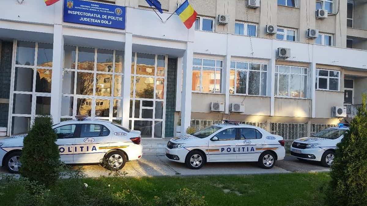 Un tânăr s-a sinucis în arestul IPJ Dolj. Încercase să evadeze în timp ce era dus la Centrul de Reținere