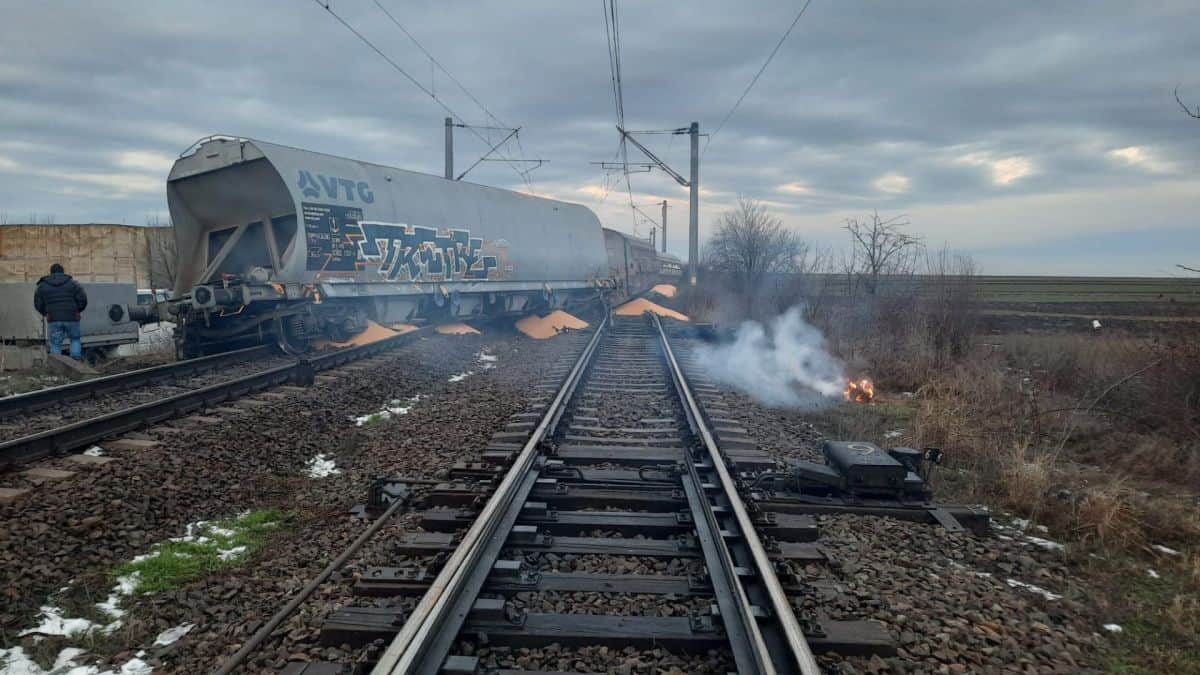 Un tren de marfă a deraiat în județul Dolj. Circulaţia feroviară, închisă temporar