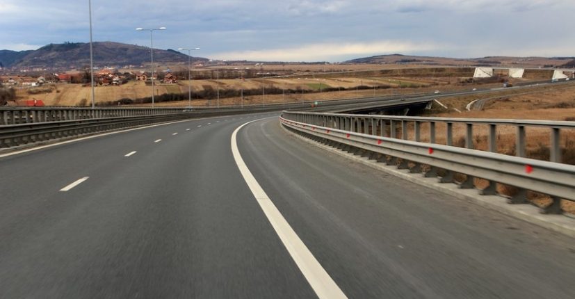 Despăgubiri considerate derizorii pe traseul autostrăzii Piteşti-Sibiu: 9.000 de euro o casă cu 3 camere, 2,3 lei/mp de livadă