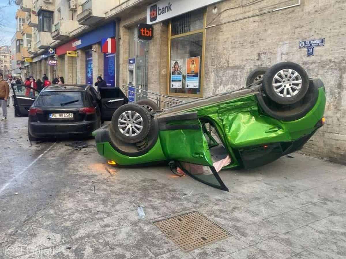 Accident grav în Galați. Cinci răniți. Trei dintre victime sunt copii | FOTO