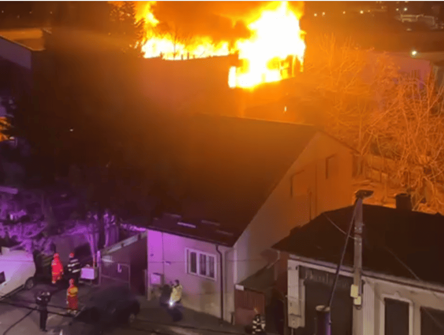 Incendiu violent la un renumit restaurant din Pitești