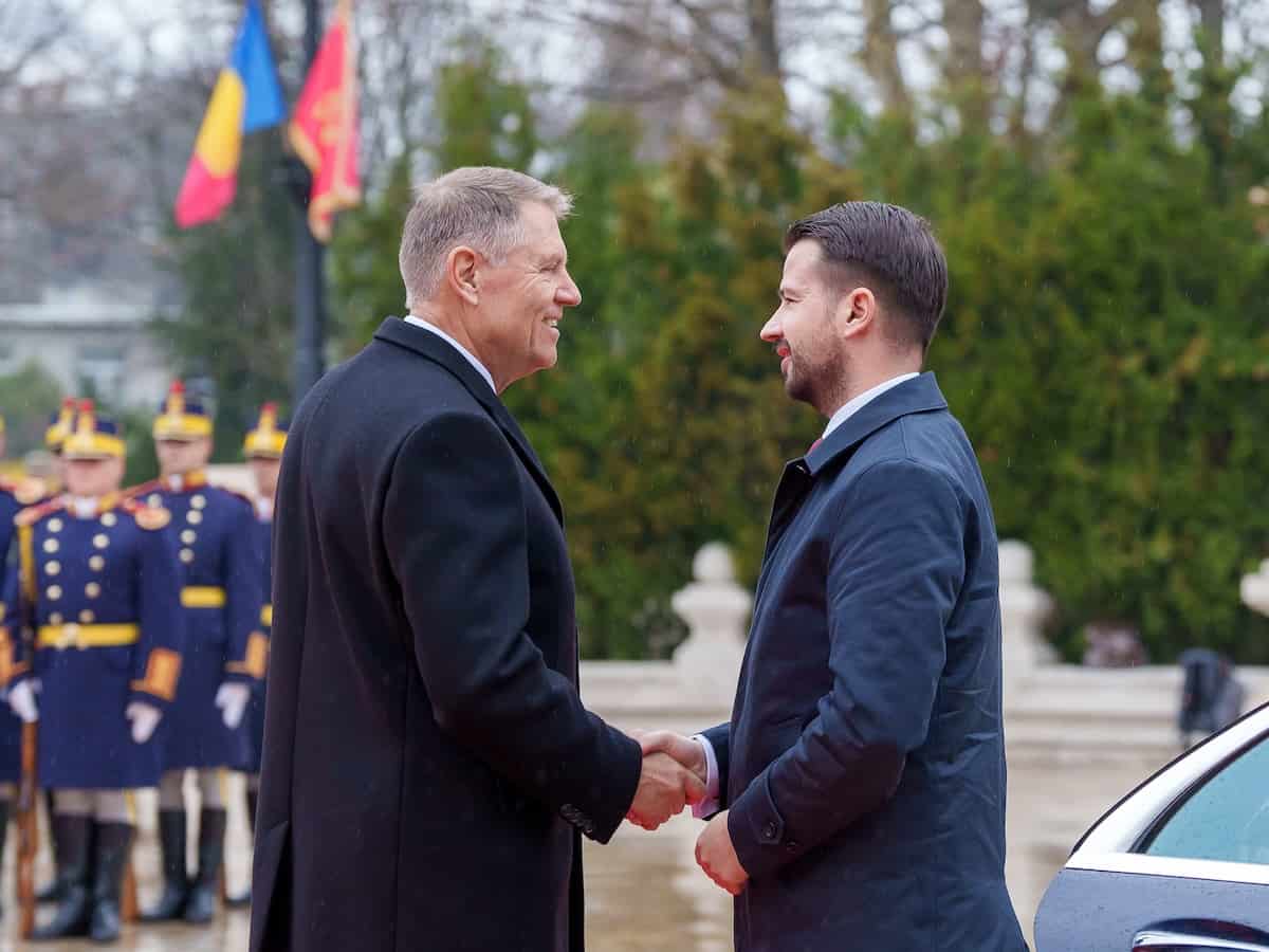 România nu va trimite militari în Ucraina, a declarat Klaus Iohannis, la întâlnirea cu președintele Macedoniei, Jakov Milatović, de marți, de la București.