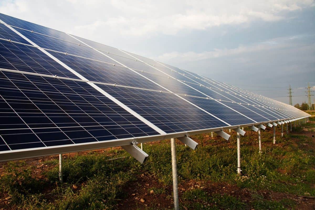 Investițiile în parcuri fotovoltaice aduc venituri cel puțin 20 de ani