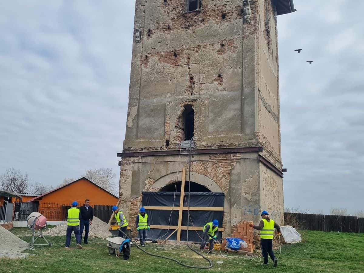 Turnul medieval de la Hotărani, restaurat din fonduri europene