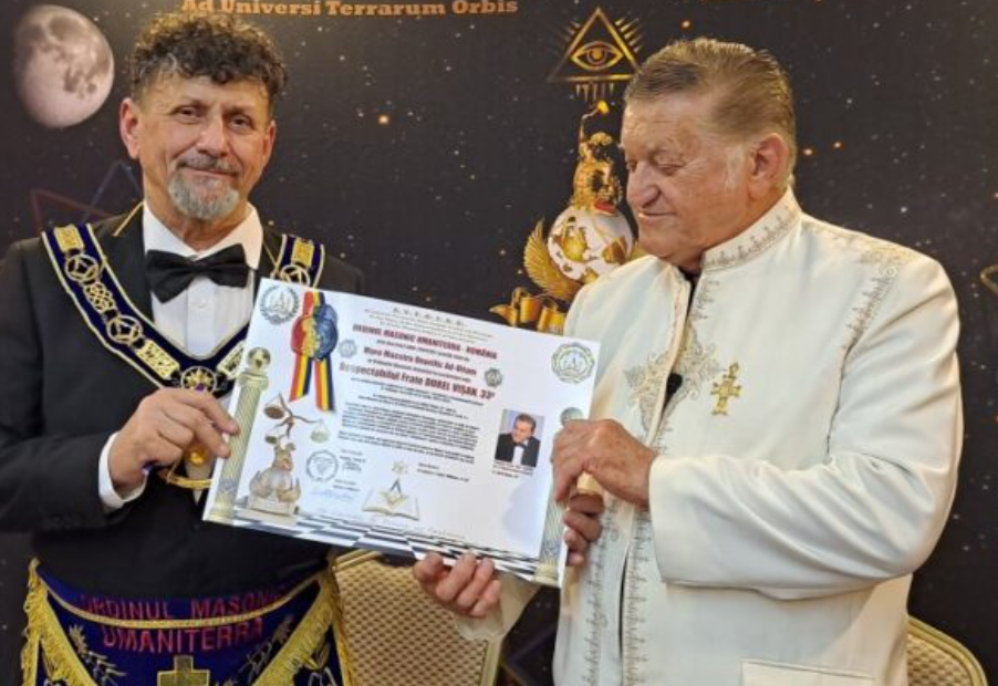 Filorusul Dorel Vișan a primit ordinul masonic Umaniterra, după o vizită la Moscova. Actorul clujean a primit din partea Ordinului Masonic titlul de Mare Maestru de Onoare.