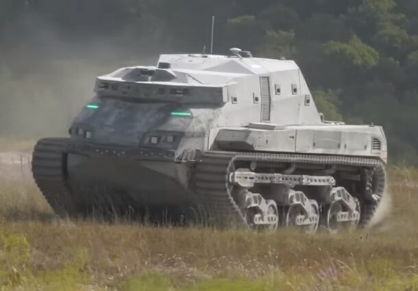 SUA testează un tanc dronă de 12 tone