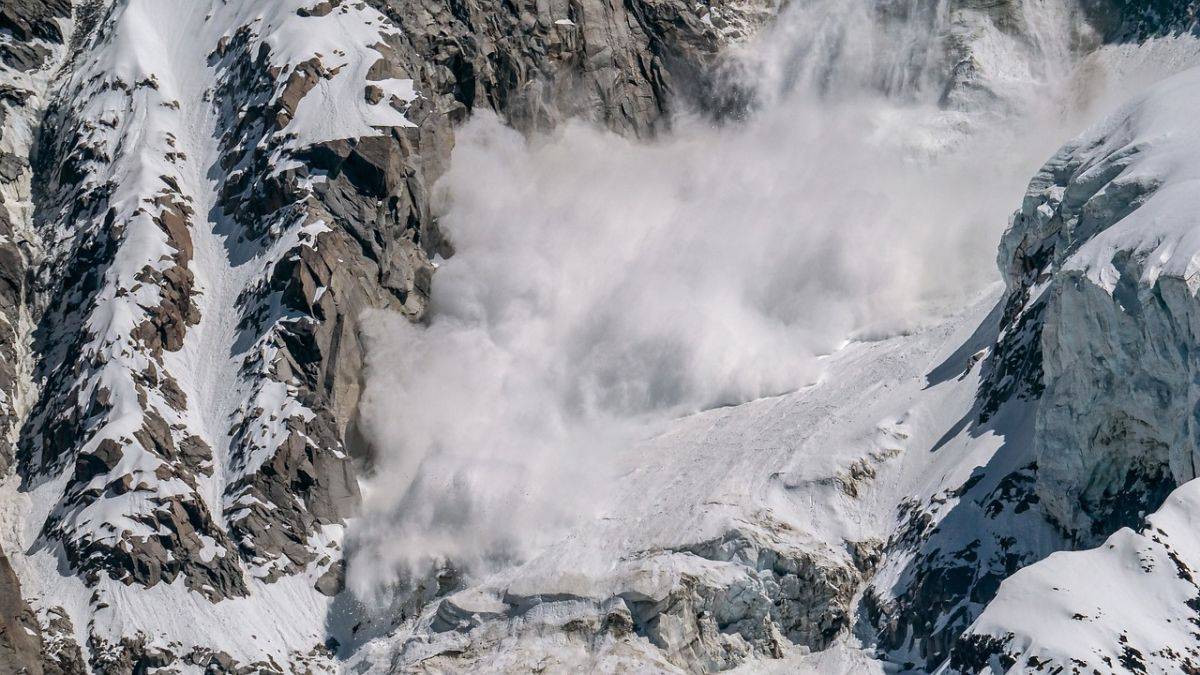 Schioare surprinsă de avalanşă în Munţii Rodnei
