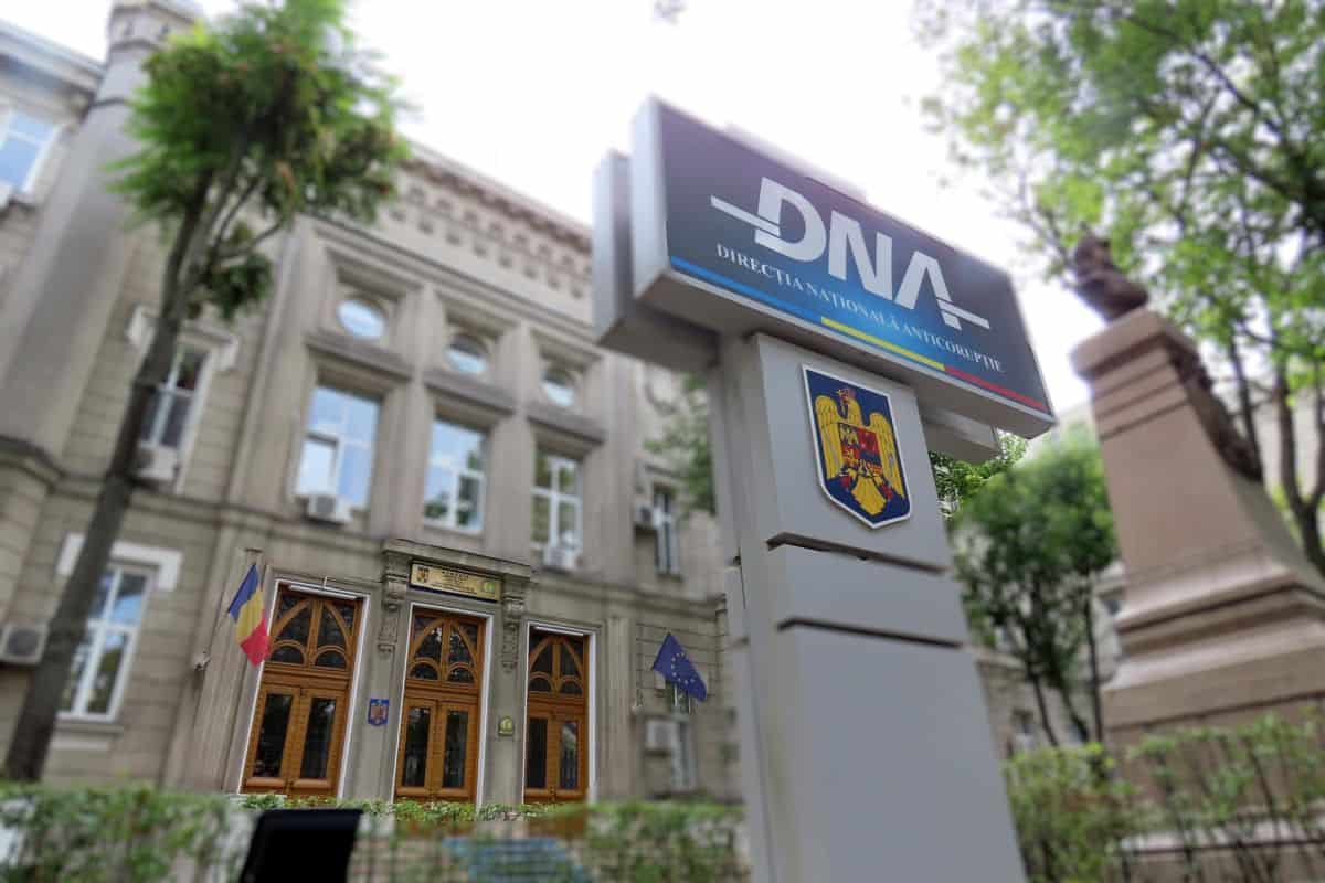 Percheziţii DNA la CJ Gorj în legătură cu încheierea unor contracte din bani publici