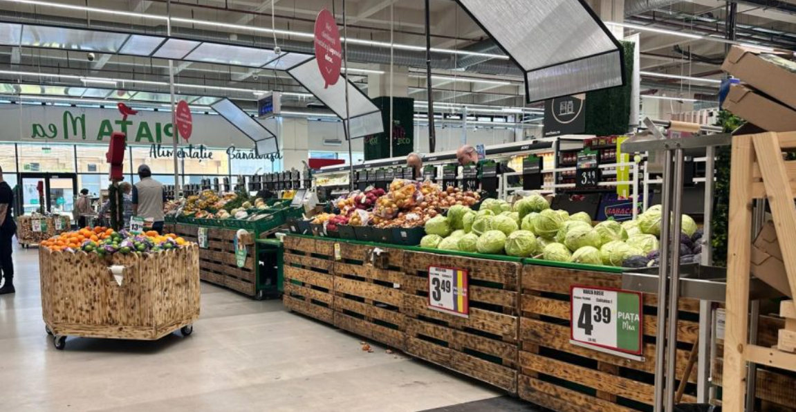 Cumpărăturile de Paște: piață sau supermarket? Ce aleg ieșenii? De frica unor posibile scumpiri ale produselor alimentare în Săptămâna Mare, mulți ieșeni au luat cu asalt piețele agroalimentare din Iași pentru achiziționarea celor necesare pentru masa de Paște.