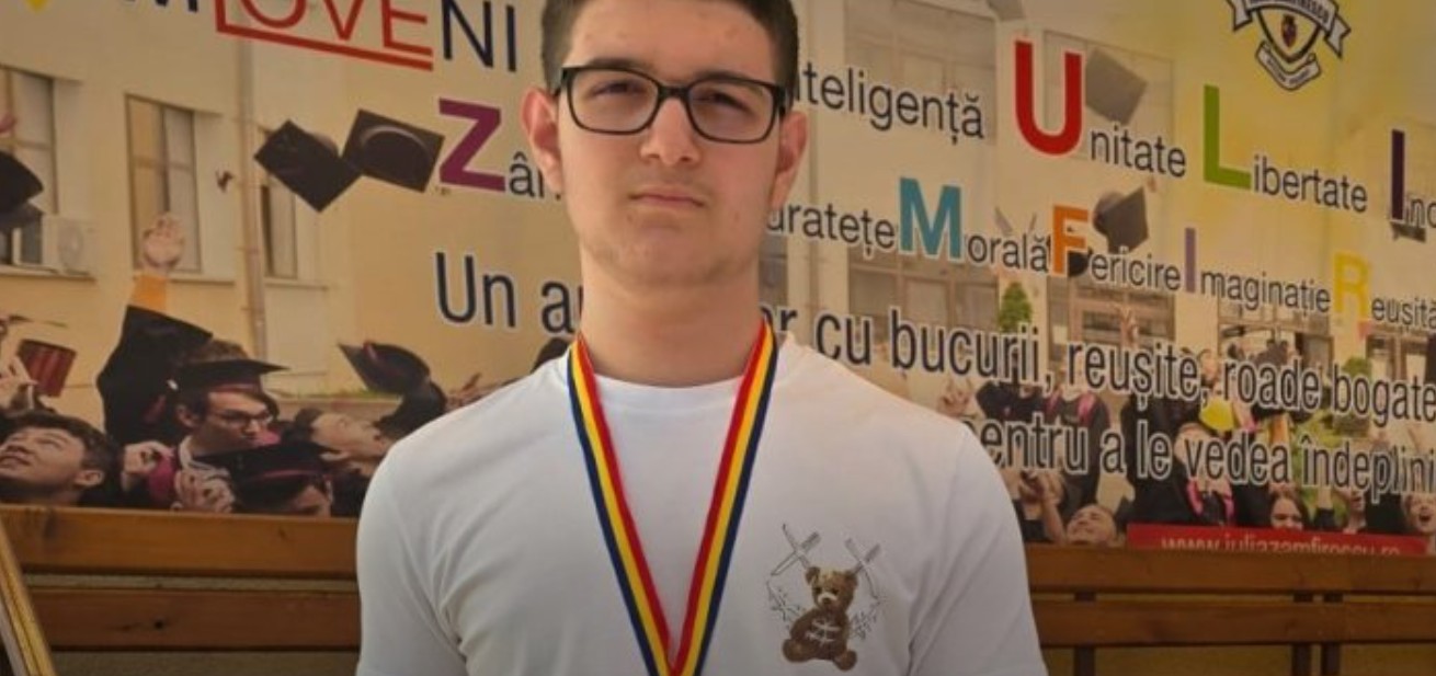 Olimpicul Ianis Dincă din Mioveni, un exemplu pentru tânăra generație. În vârstă de 14 ani, multiplu olimpic, muncitor și determinat, Ianis Dincă a reușit să atingă performanțe la care alții nici nu au visat.