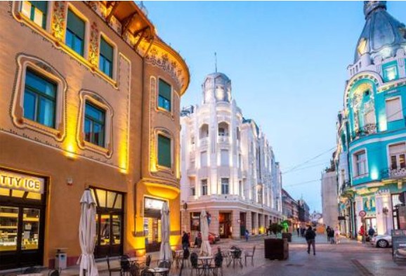 Conceptul Oradea City Hunt are menirea de a pune în valoare arhitectura și istoria obiectivelor turistice din centrul Oradiei, într-un mod diferit.