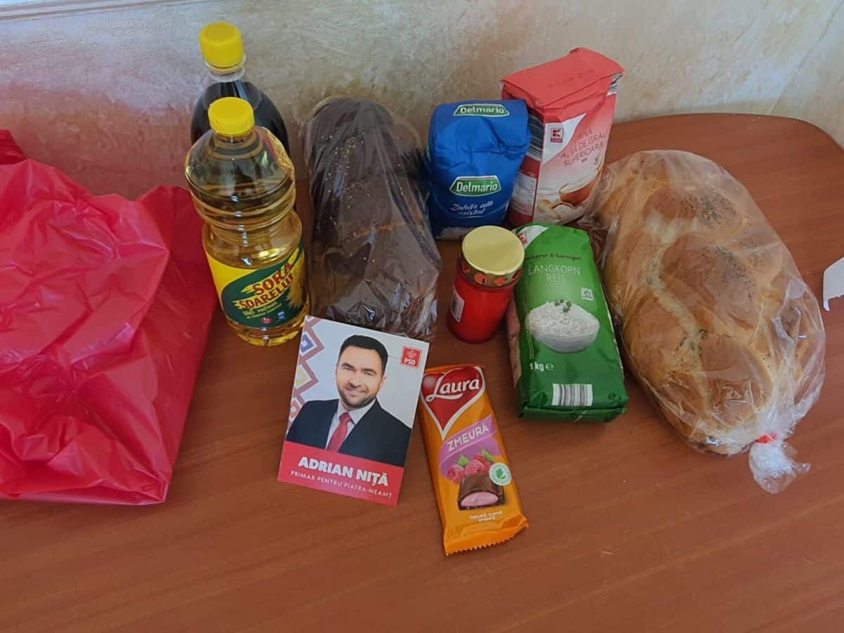 PNL Piatra-Neamț acuză PSD că a împărţit produse alimentare în mai multe cartiere din oraș