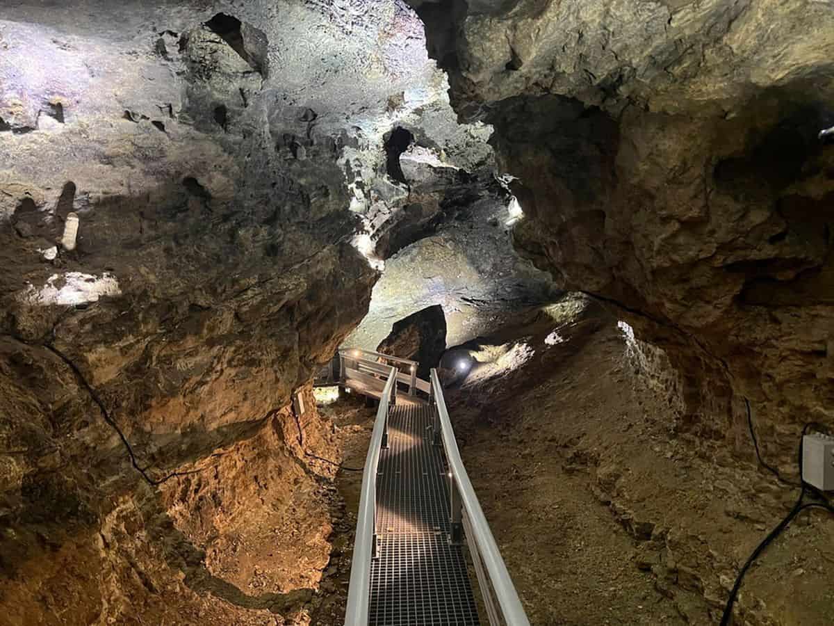 Bihorul are o nouă destinație turistică spectaculoasă: un circuit cu o peșteră deschisă vizitatorilor și un traseu de via ferrata | Bihoreanul