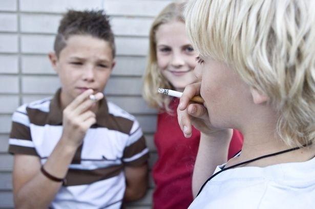 Copii fumători activi: peste 50.000 cu vârste între 13 și 15 ani din România