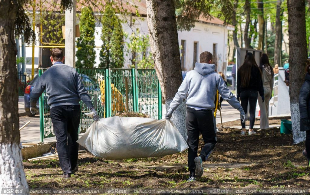 1.800 de ieșeni, puși să muncească în folosul comunității