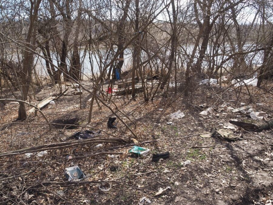 Rușii au transformat parcul național într-o groapă de gunoi uriașă. Fotografie, pagina de Facebook a lui Ivan Moisienko