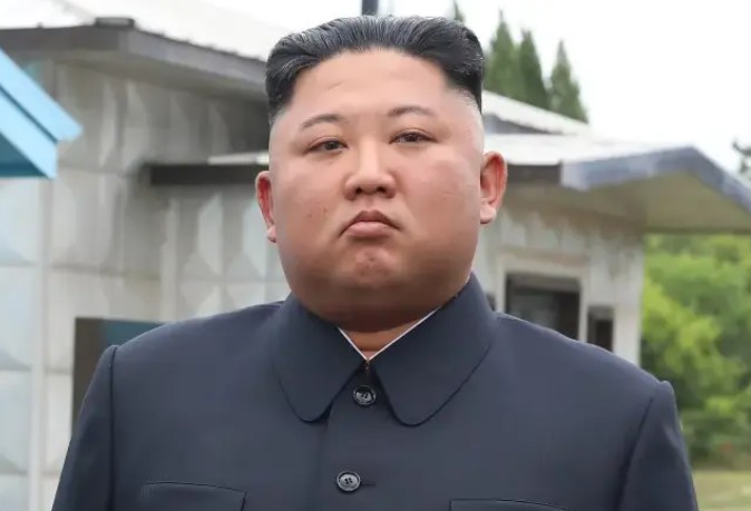 Coreea de Nord, amplu exercițiu militar supravegheat de liderul suprem al statului comunist, Kim Jong Un.