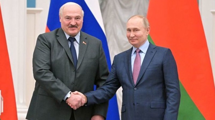 Rusia și Belarus anunță exerciții nucleare comune. Declarația ministrului bielorus al Apărării, Viktor Khrenin, vine pe fondul „amenințărilor” exterioare la securitatea națională a statului.