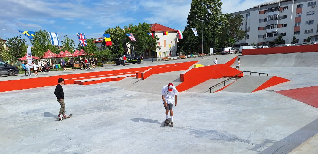 Slatina Skate Open: competiție internațională, în cel de al doilea skate parc ca mărime din Europa. Prima ediţie a început sâmbătă dimineaţă.