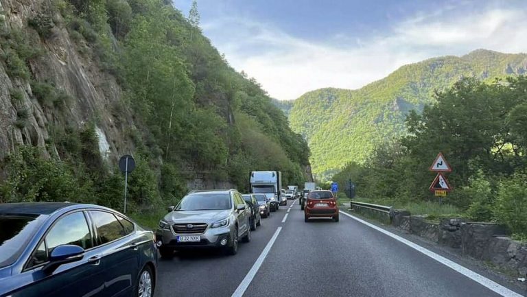 Circulația pe DN7 Valea Oltului se închide timp de o lună din cauza lucrărilor la autostrada Pitești - Sibiu