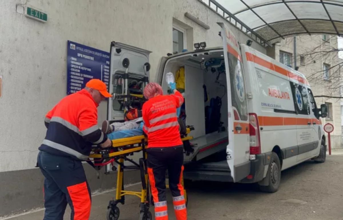 Bebeluș cu o intoxicație gravă, trimis cu ambulanța la Iași | Monitorul de Botoșani