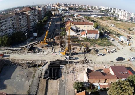 Circulaţia tramvaielor pe Bulevardul Decebal din Oradea, reluată abia în octombrie