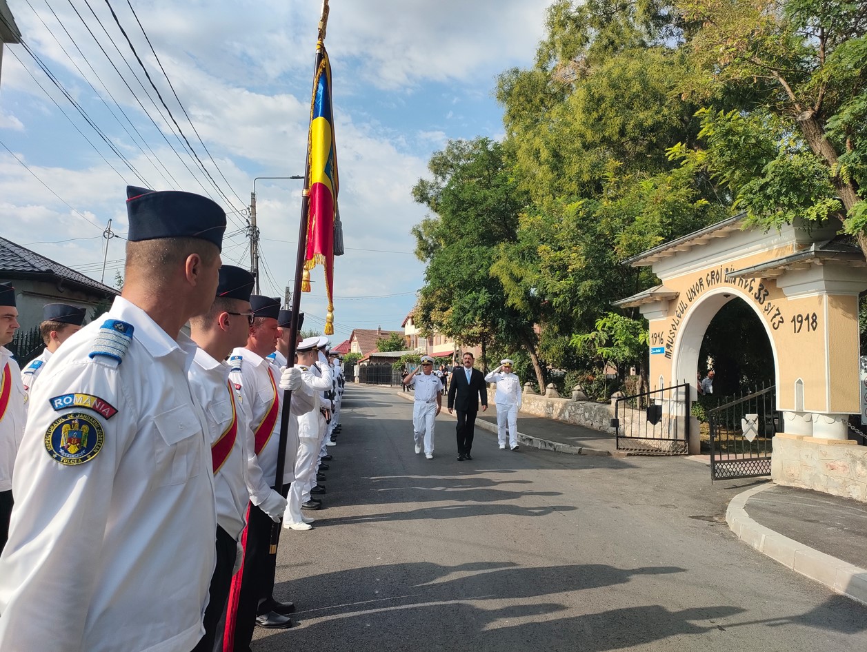 Ziua recunoștinței a fost marcată de marinarii militari și de autorități în Tulcea