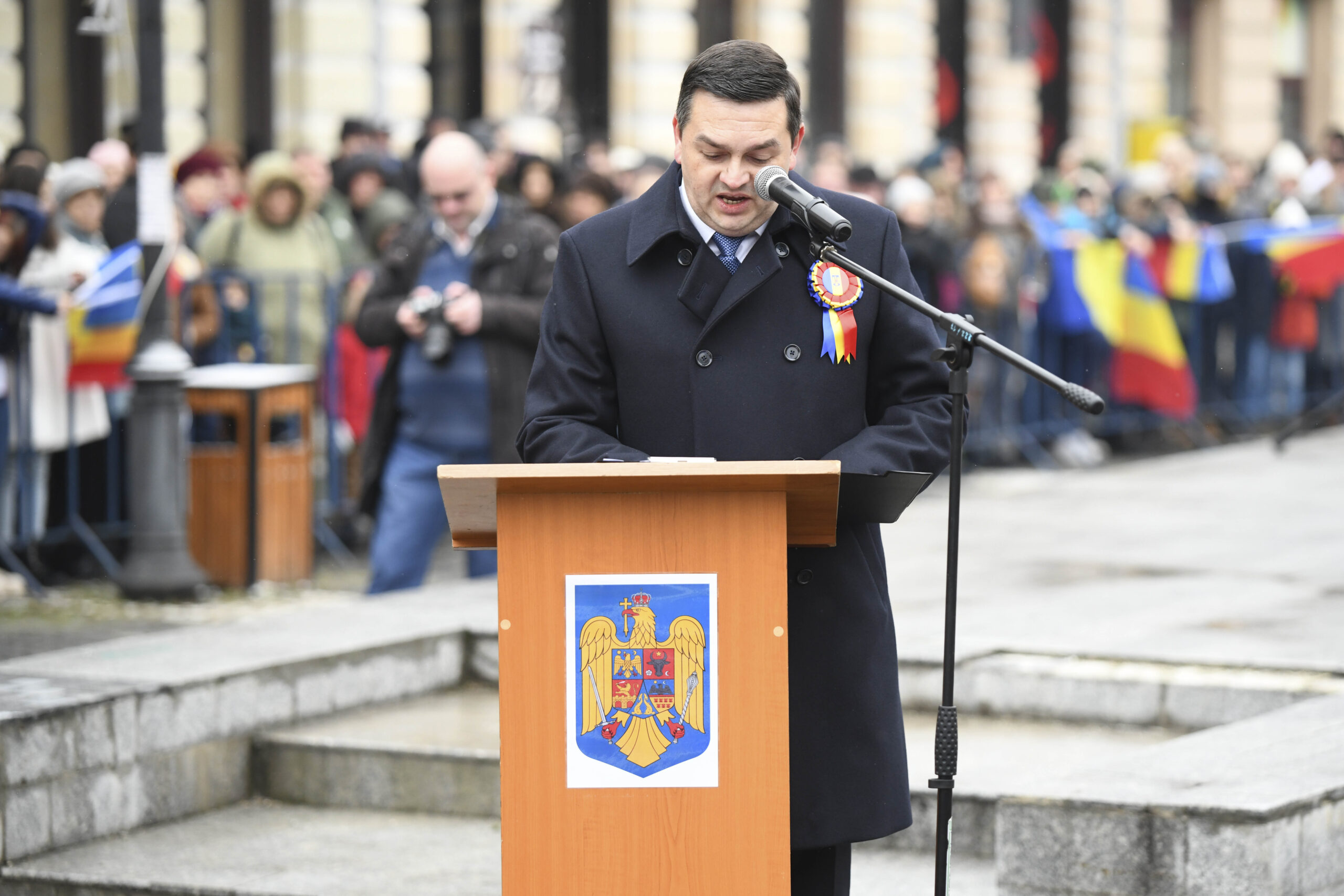 Prefectul de Botoșani și afacerile din umbra politicii