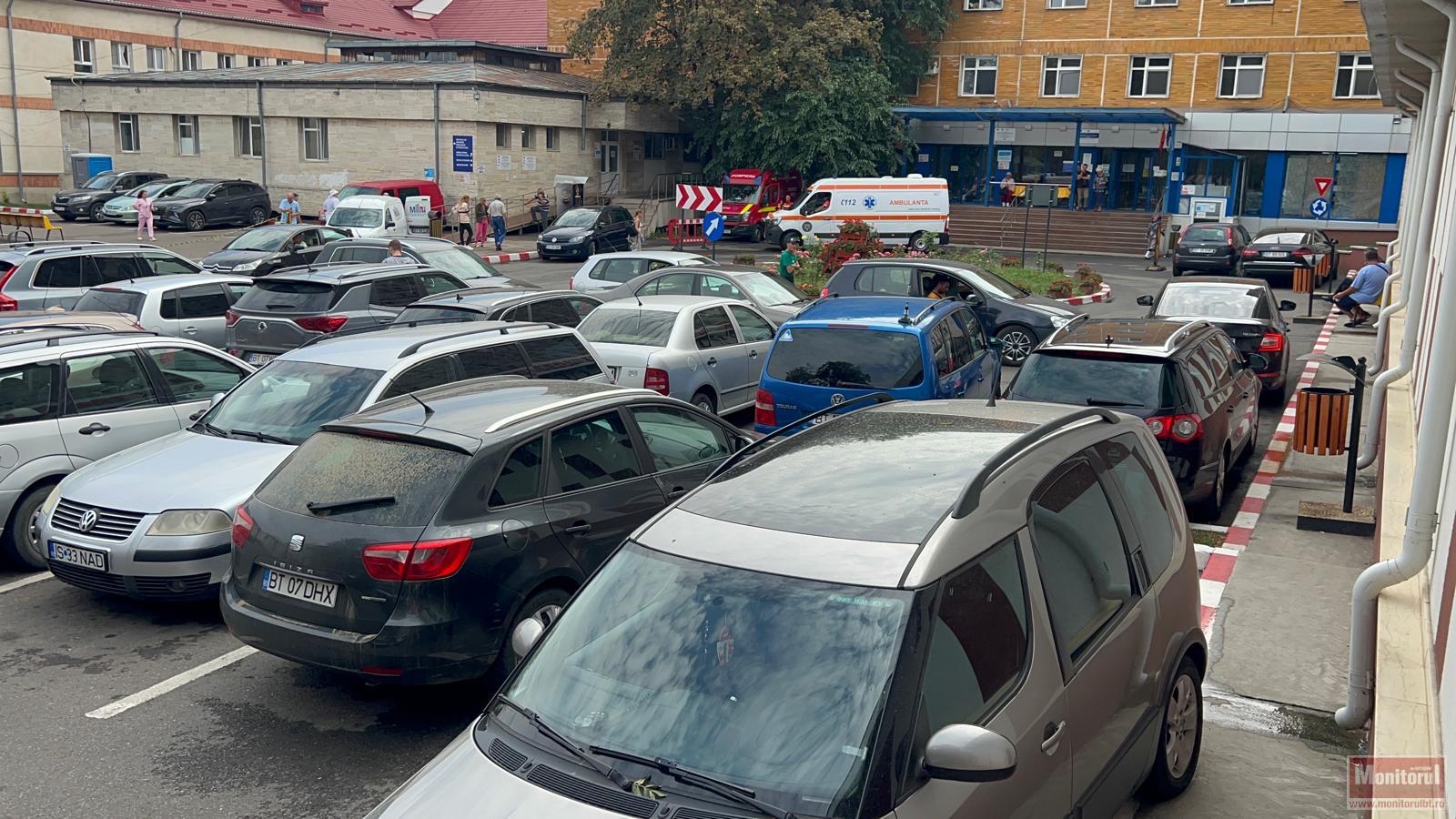 Cel mai mare spital din regiunea Moldovei se „laudă” cu cea mai mică parcare auto