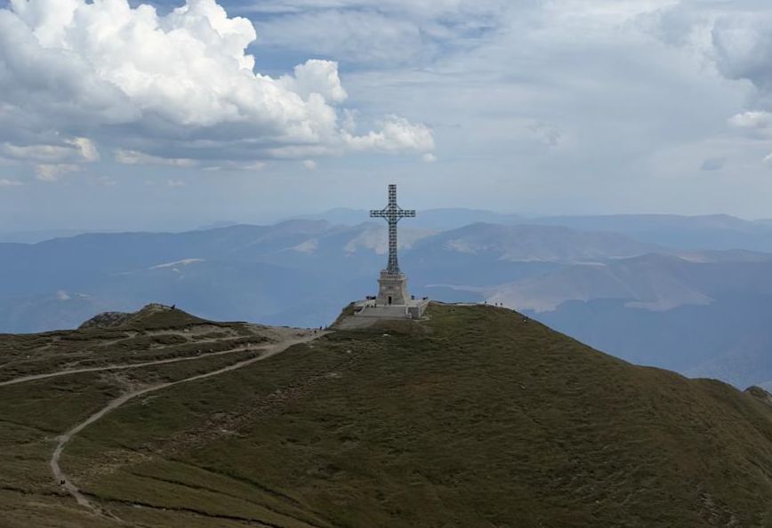 MApN organizează un ceremonial militar şi religios la Crucea Caraiman