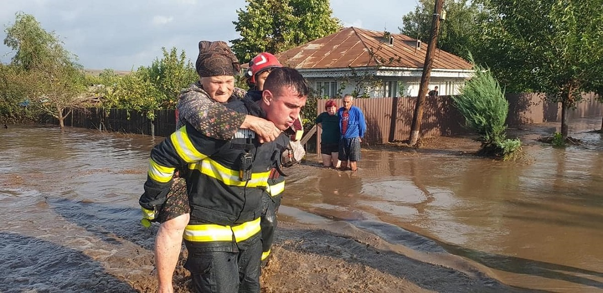 Specialiști de la Apele Române: Asemenea inundații ar trebui să se întâmple o dată la 100 de ani | Aktual24