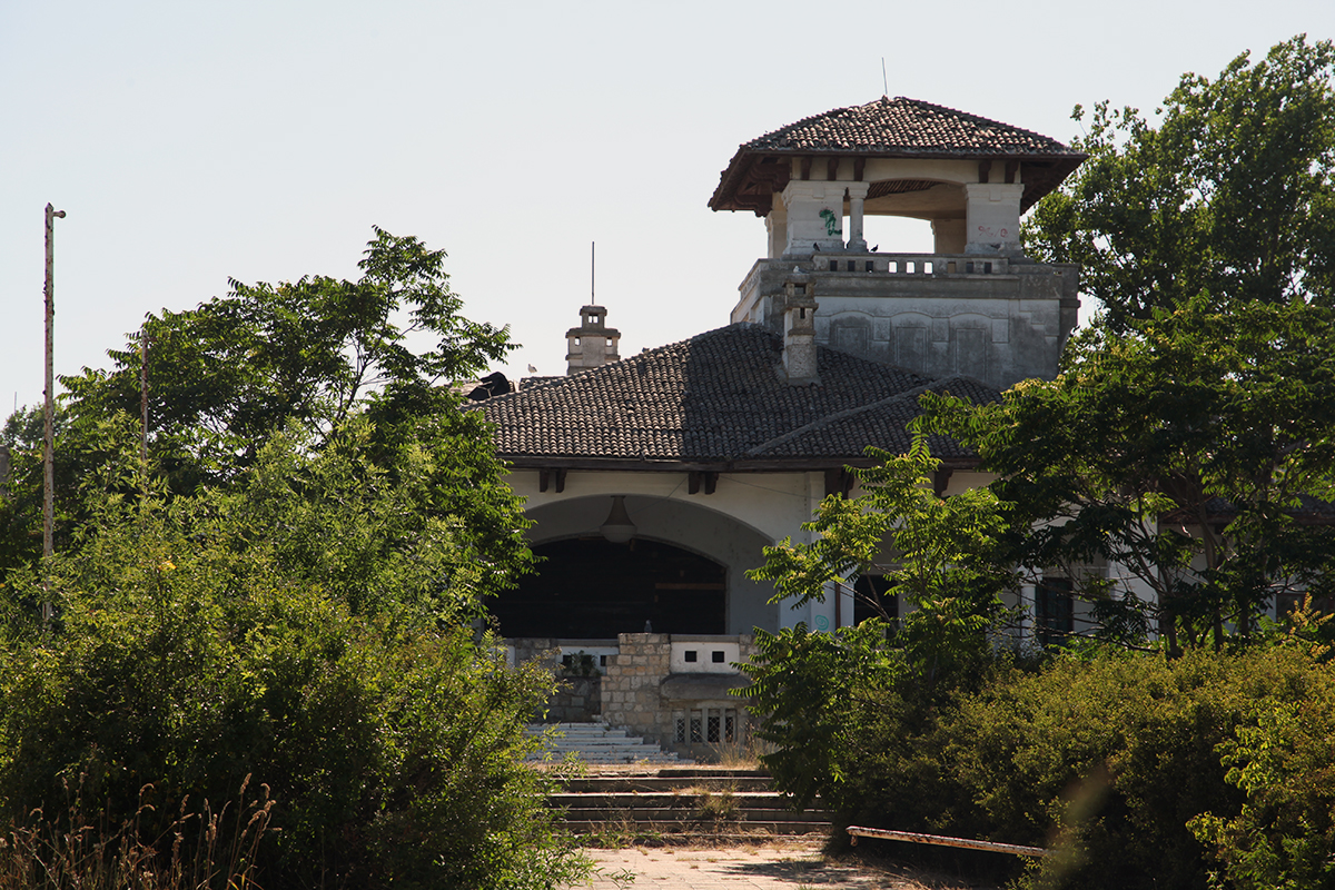 Primăria Constanța cumpără curtea Palatului Regal din Mamaia