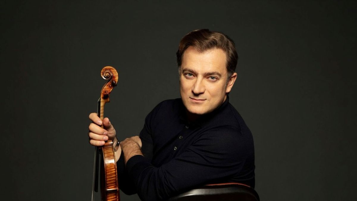 Renumitul violonist francez Renaud Capuçon dirijează în premieră Orchestra Filarmonicii George Enescu în două concerte sold out