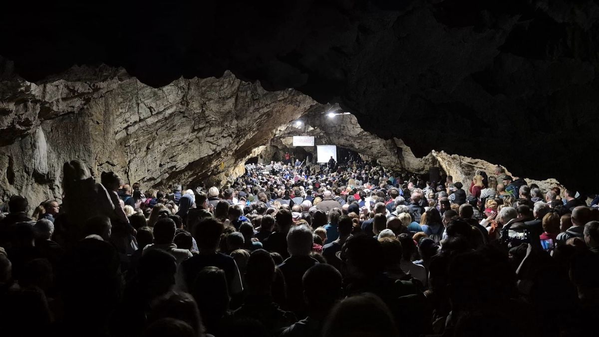 Patru decenii de speo-concert, în Peştera de la Româneşti