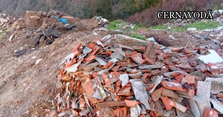 FOTO Deșeuri din construcții, îngropate în râpe la Cernavodă. Legislația de mediu este ignorată | Ordinea.Ro