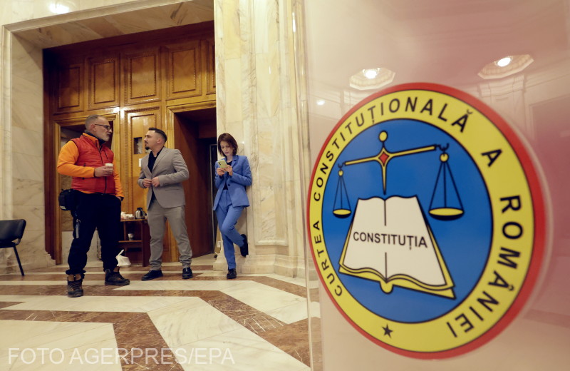 CCR a primit 4 sesizări. Rectorul SNSPA: „Primul tur al alegerilor trebuie să fie reluat în condiții de legalitate deplină, sub supravegherea strictă a instituțiilor statului”