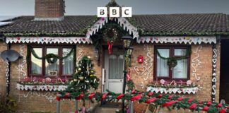 „Casa de Turtă Dulce” a unei botoșănence din Anglia, inclusă în topul BBC al celor mai frumoase decorațiuni de Crăciun | Monitorul de Botoșani