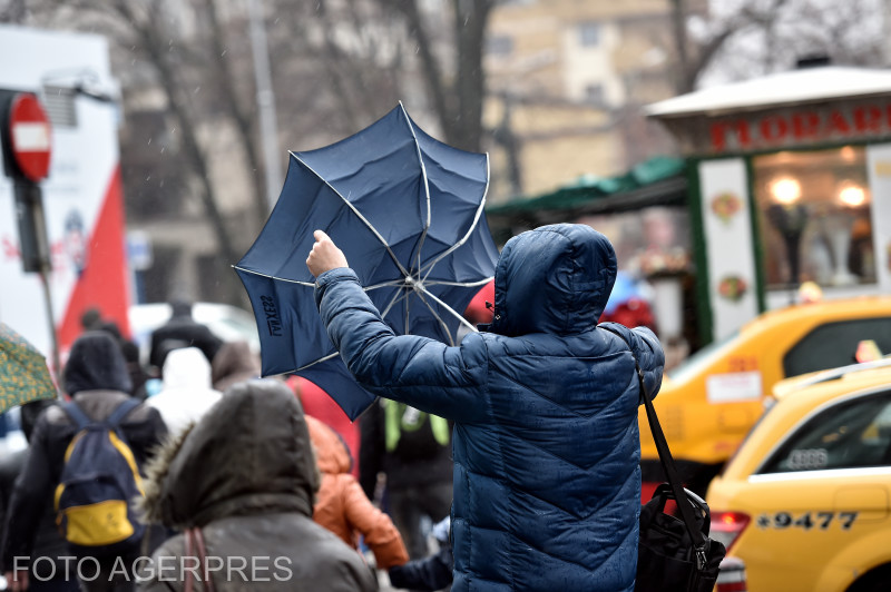 Administraţia Naţională de Meteorologie a emis atenţionări Cod galben de vânt în peste jumătate din ţară