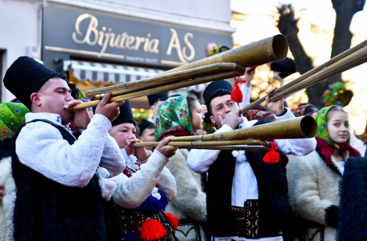 Festival de tradiţii şi obiceiuri de iarnă la Sighetu Marmaţiei, fără întrerupere de 56 de ani