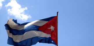 Comuniștii cubanezi protestează în fața Ambasadei SUA din Havana