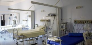 Doi elevi din Bistrița au ajuns la spital după ce ar fi răspuns unei provocări de pe TikTok