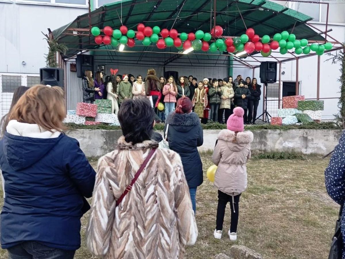 Târg caritabil de Crăciun în ajutorul unei familii care și-a pierdut casa într-un incendiu | Gazeta de Stâlpeni