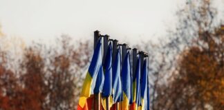 Aderarea deplină a României la Spaţiul Schengen, marcată prin tăierea unui lanţ de fier, printr-o ceremonie româno - ungară